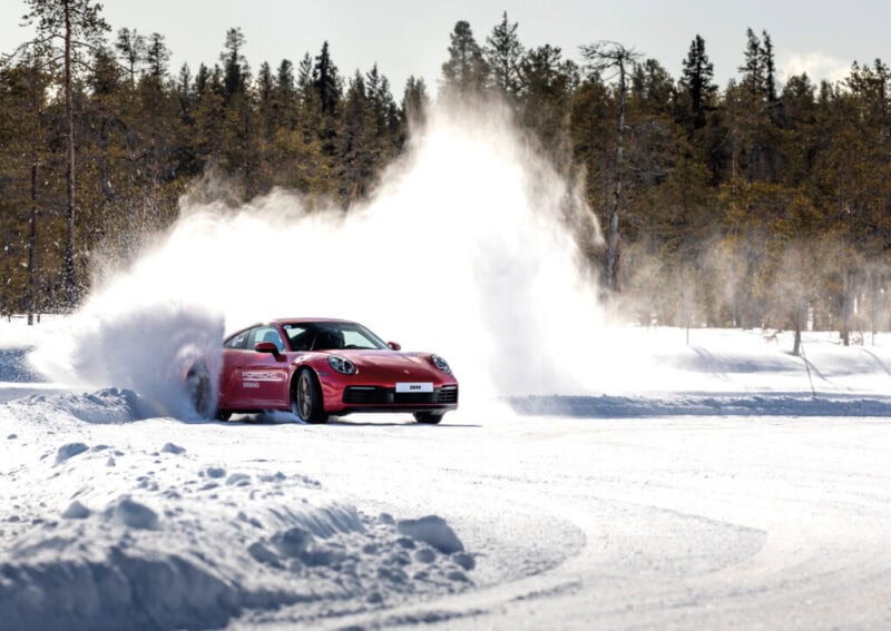 Porsche på vinterväglag