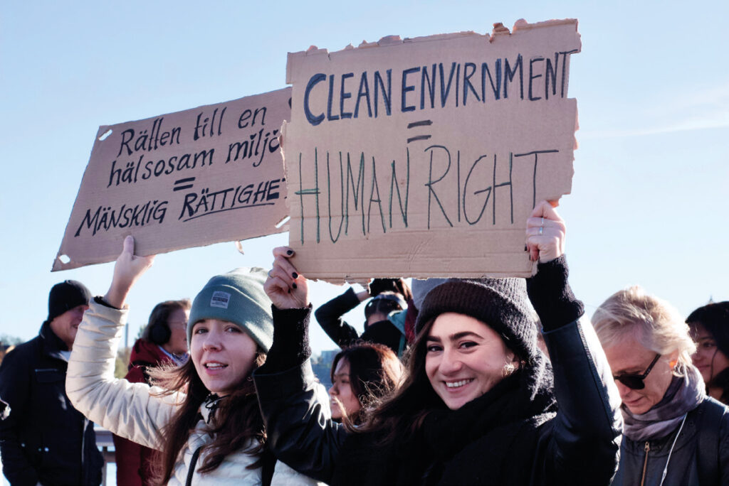 VERONIKA HOHENSTEIN demonsterar för Human Rights Watch i Stockholm 2021.