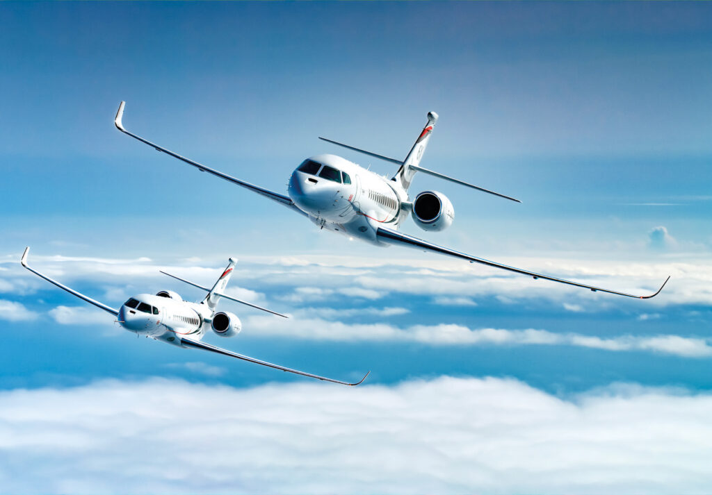 FALCON 6X har en räckvidd på 5 500 nautiska mil. Idag har Dassault levererat över 2 700 Falcon-privatjets sedan starten 1963.