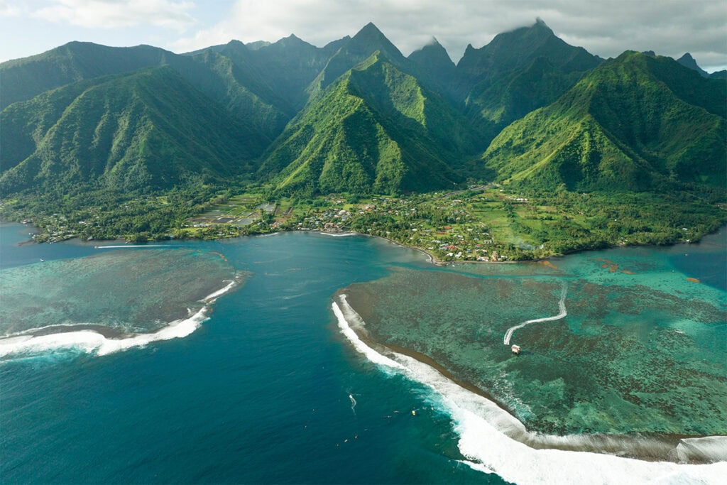 TEAHUPO’O-Tahiti