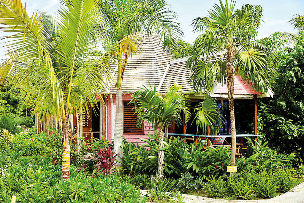 GoldenEye_BEACHHUTS