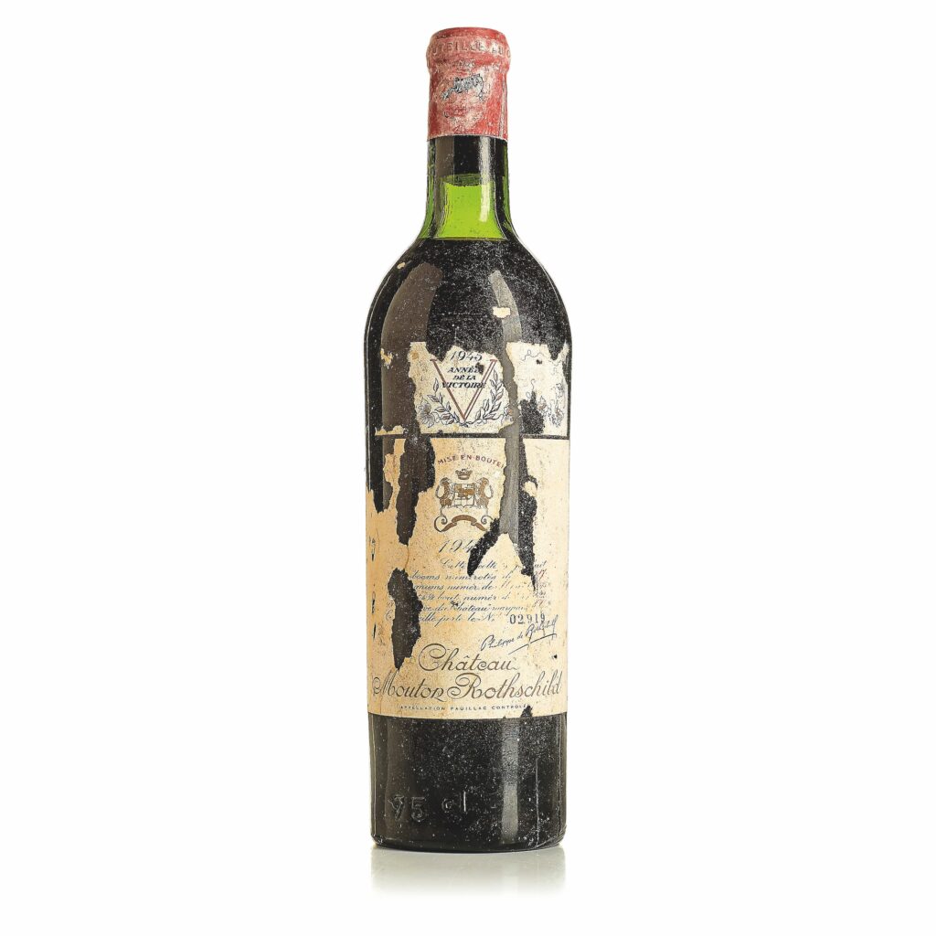 1945 CH MOUTON ROTHSCHILD "Tveklöst ett av mänsklighetens bästa viner. Flera välbevarade objekt finns i Skandinavien", säger Robert.